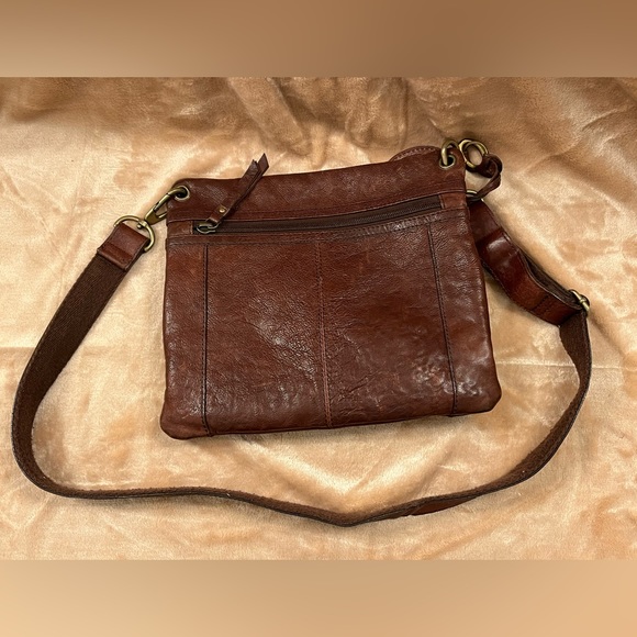 👜 Pre- Loved Vintage Brown Leather Fossil Messenger style purse - Picture 13 of 14